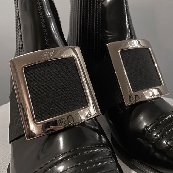 RARE! Roger Vivier Viv’ Tex Black Patent Ankle Chelsea Boots - Picture 13 of 16